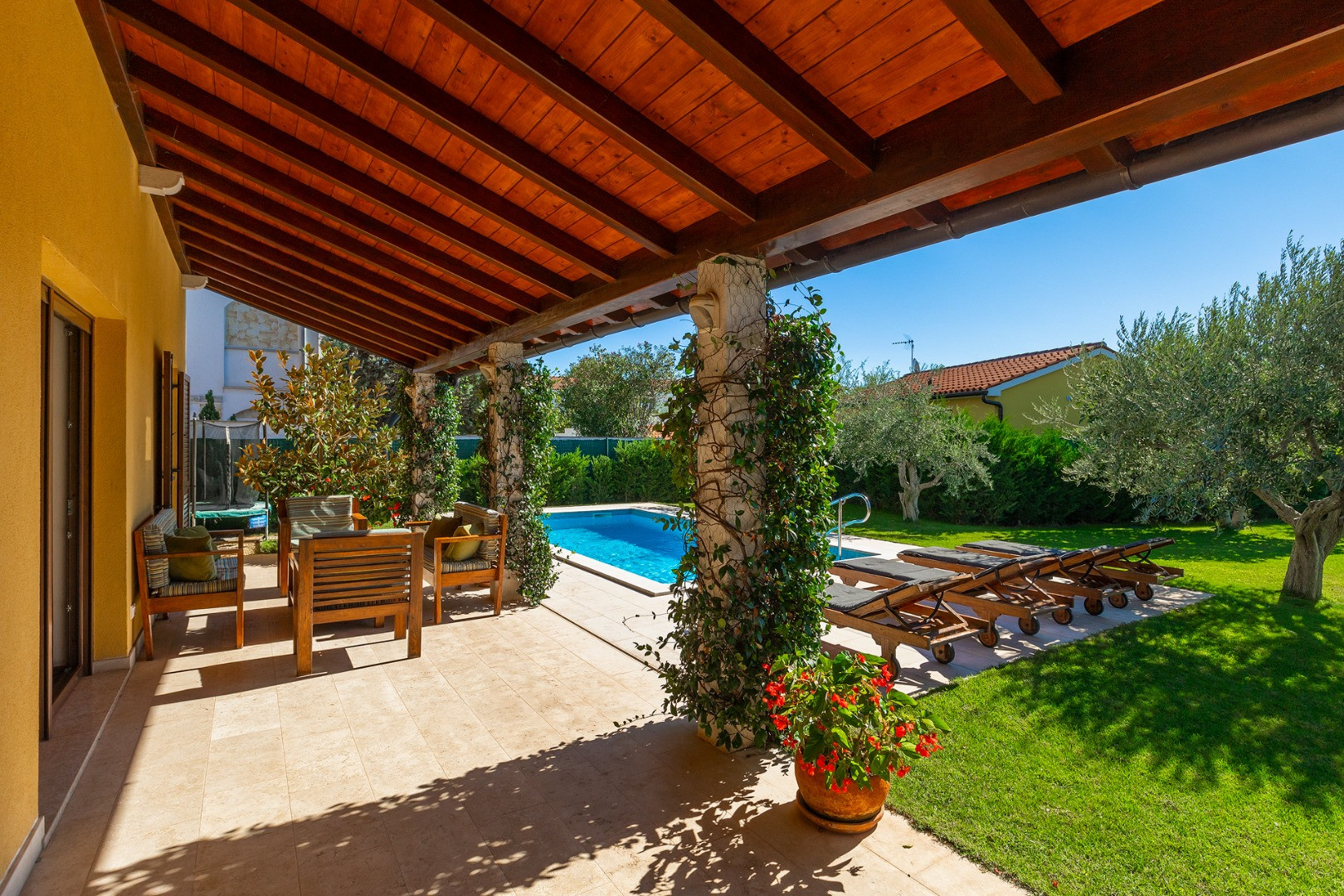 Holiday House in Beautiful Istria - Everything You Need for a Truly Relaxing Stay with Your Loved Ones, House Leticia Valbandon near Fažana in Istria with Pool Valbandon