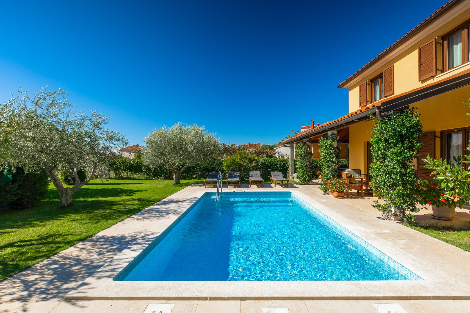Holiday House in Beautiful Istria - Everything You Need for a Truly Relaxing Stay with Your Loved Ones, House Leticia Valbandon near Fažana in Istria with Pool Valbandon
